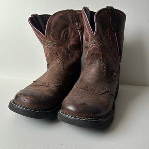 Justin Gypsy boots. Size 9.5B. Lots of life left!